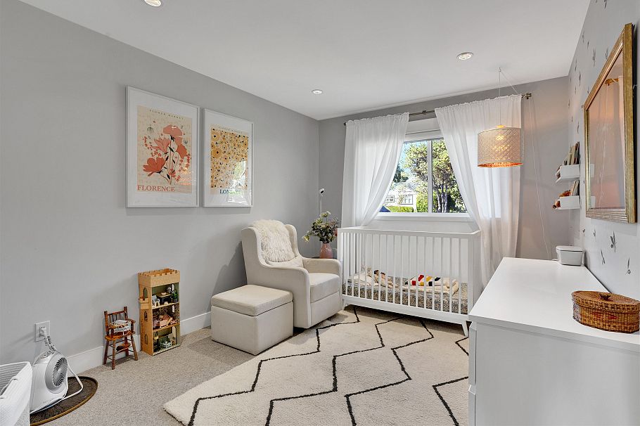545 E 4th Street North Vancouver, BC - 28