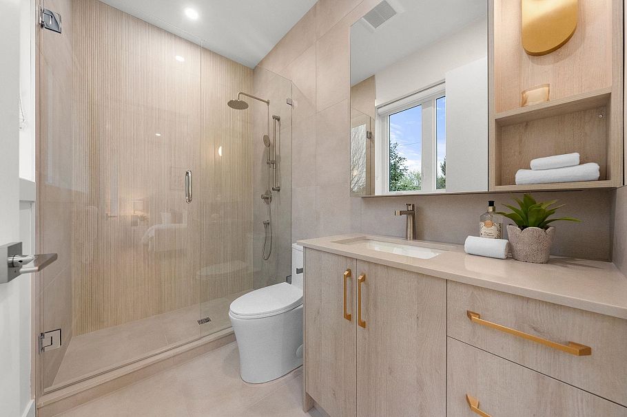 1 1582 E 2nd Avenue Vancouver, BC - 33