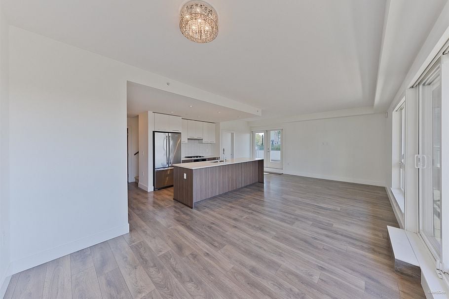 711 8580 River District Crossing Vancouver, BC - 3