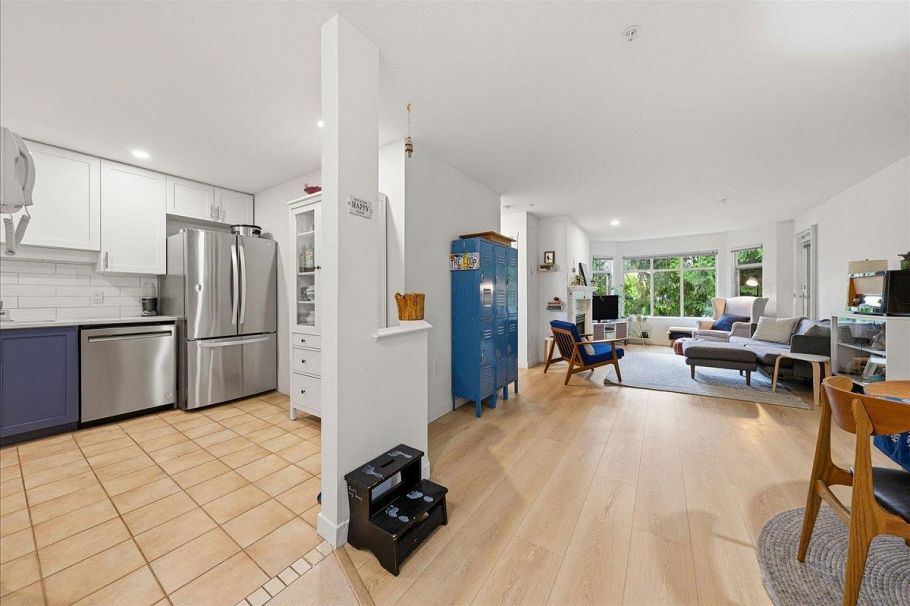 411 2059 Chesterfield Avenue North Vancouver, BC - 11