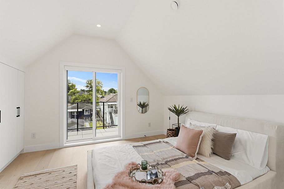 2 2258 Napier Street Vancouver, BC - 19