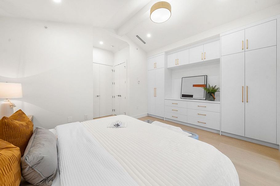 1 1582 E 2nd Avenue Vancouver, BC - 36