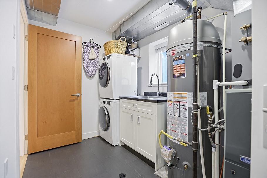 375 E 28th Avenue Vancouver, BC - 30