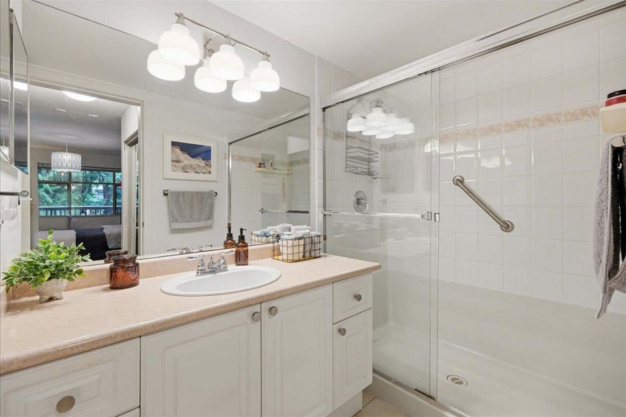 411 2059 Chesterfield Avenue North Vancouver, BC - 16