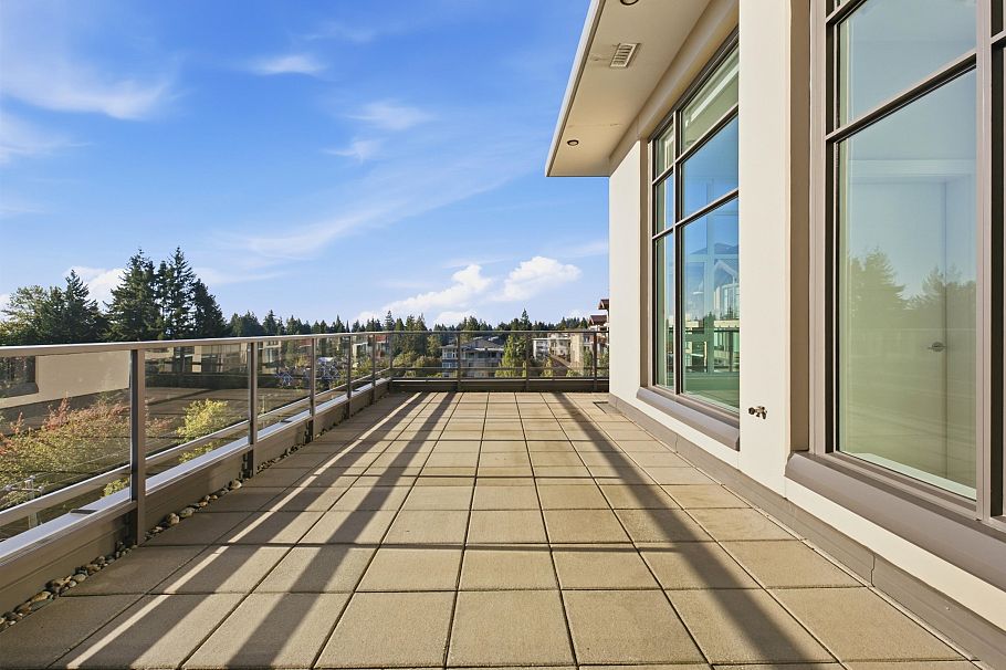 504 1295 Conifer Street North Vancouver, BC - 17