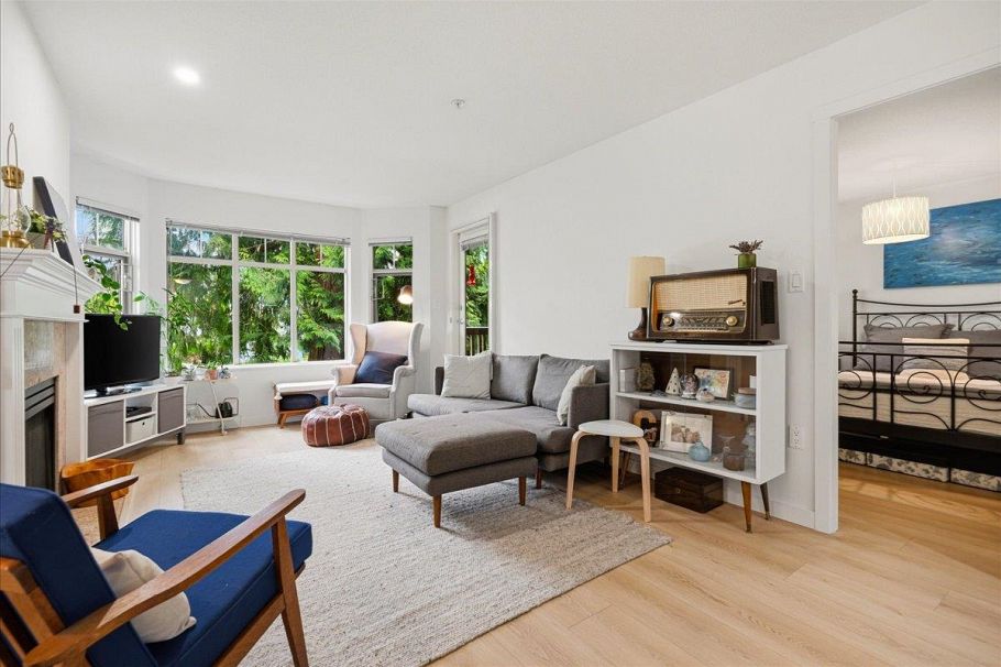 411 2059 Chesterfield Avenue North Vancouver, BC - 3
