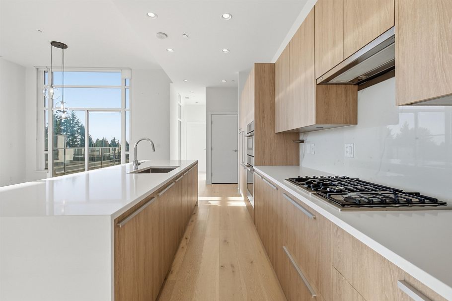 504 1295 Conifer Street North Vancouver, BC - 7