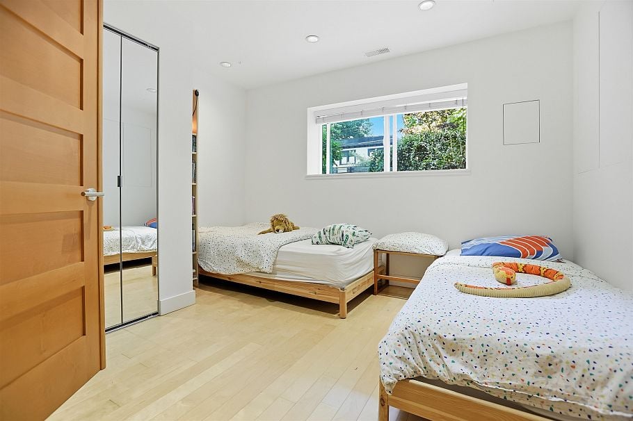375 E 28th Avenue Vancouver, BC - 26