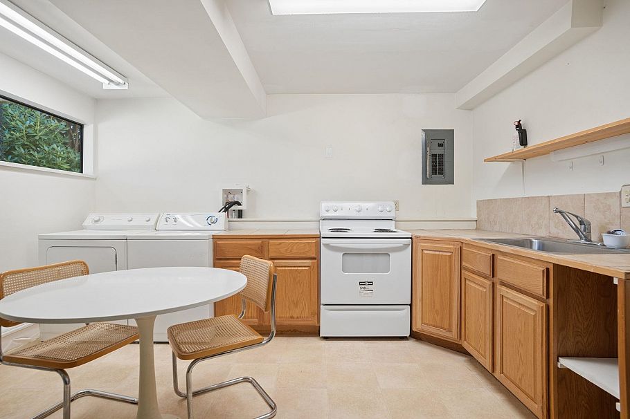 4271 Staulo Crescent Vancouver, BC - 27