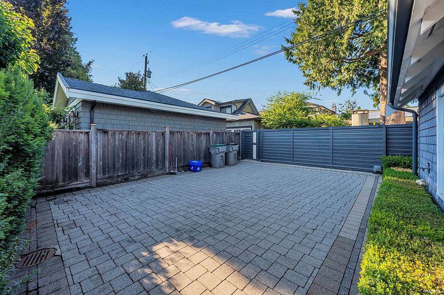 4055 W 39th Avenue Vancouver, BC - 30