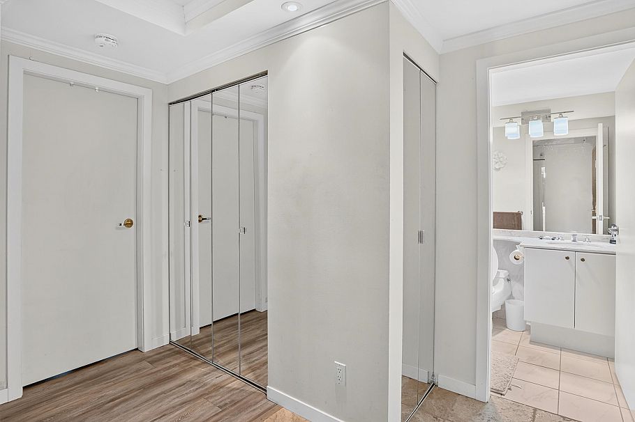 404 1501 Howe Street Vancouver, BC - 15