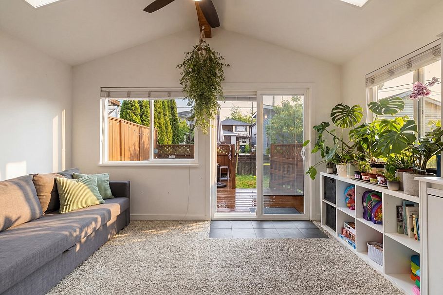 3172 E 2nd Avenue Vancouver, BC - 17