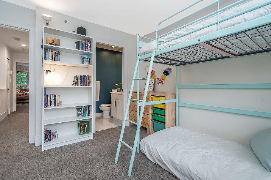 2866 Sotao Avenue Vancouver, BC - 16