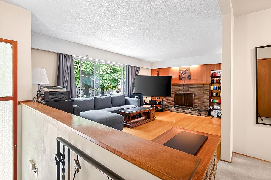 2175 Waverley Avenue Vancouver, BC - 6