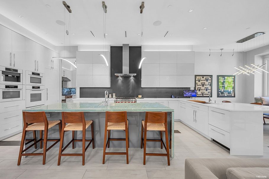4055 W 39th Avenue Vancouver, BC - 6
