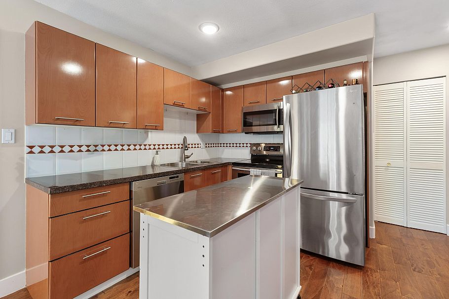 211A 1823 W 7th Avenue Vancouver, BC - 18
