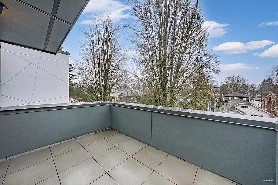 2071 E 1st Avenue Vancouver, BC - 2