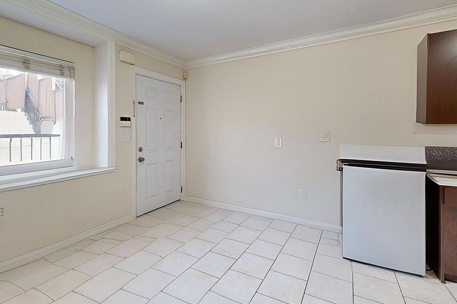 919 E 64th Avenue Vancouver, BC - 7