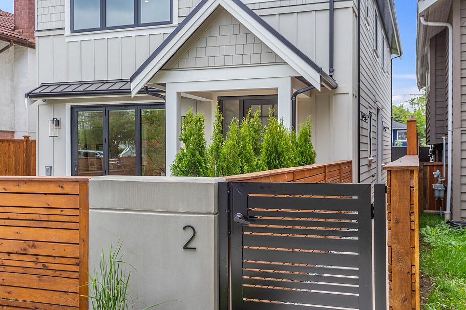 2 2258 Napier Street Vancouver, BC - 3