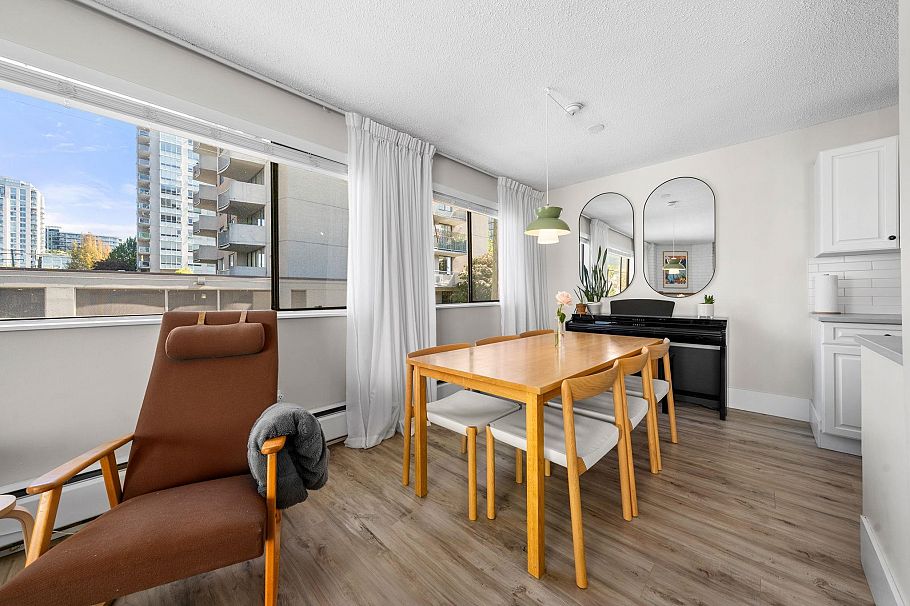 202 1610 Chesterfield Avenue North Vancouver, BC - 4
