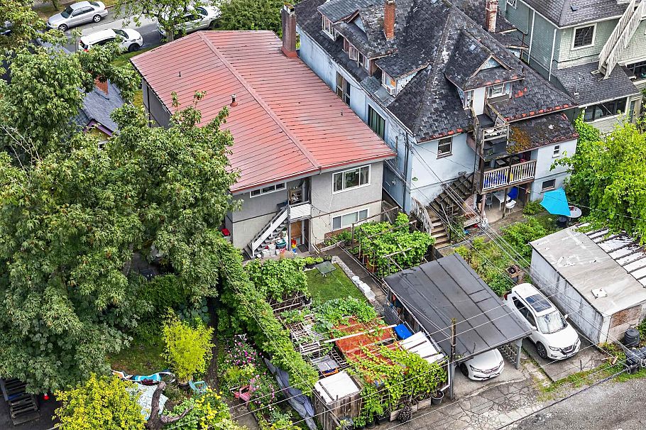 1828 Parker Street Vancouver, BC - 35