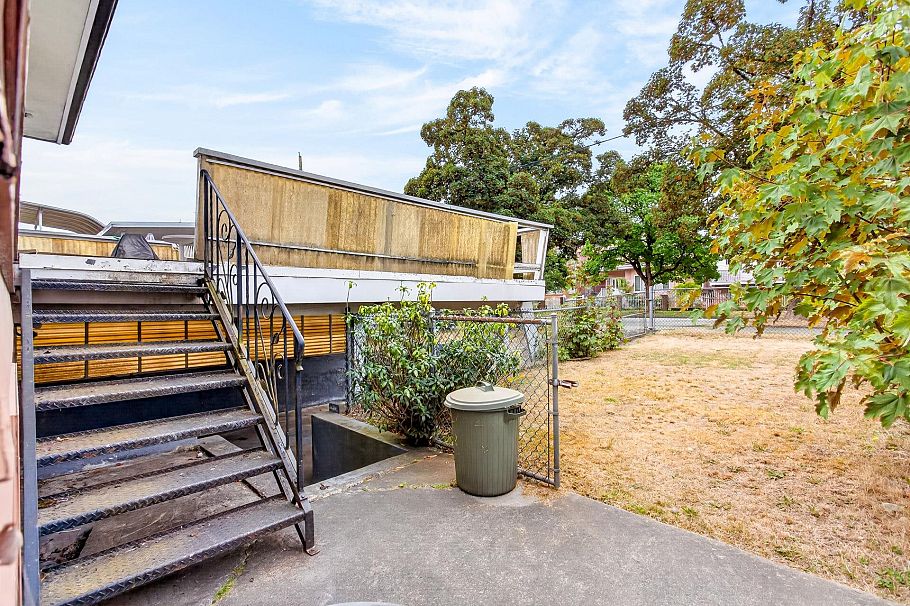 2175 Waverley Avenue Vancouver, BC - 26