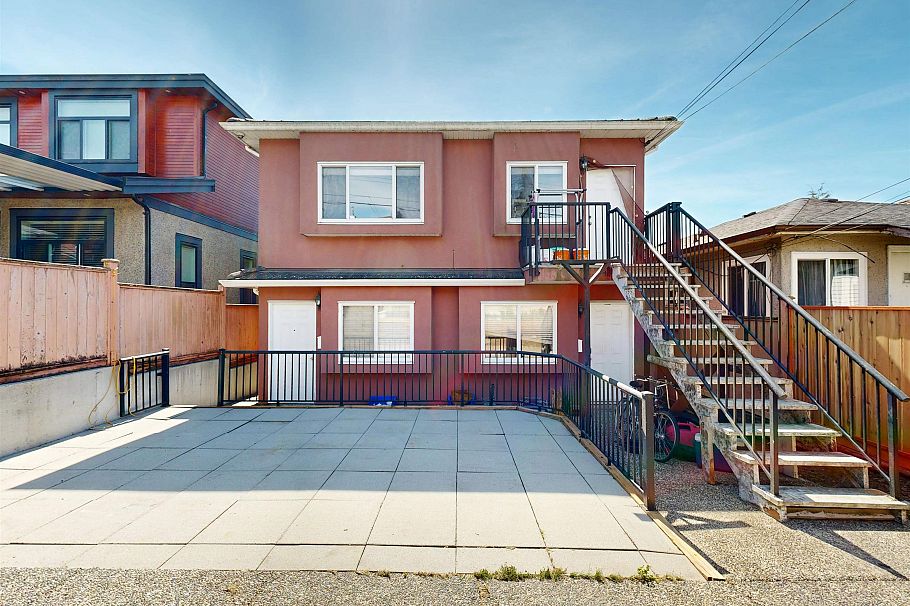919 E 64th Avenue Vancouver, BC - 1
