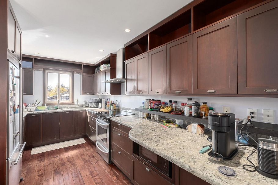 34 2375 W Broadway Vancouver, BC - 8