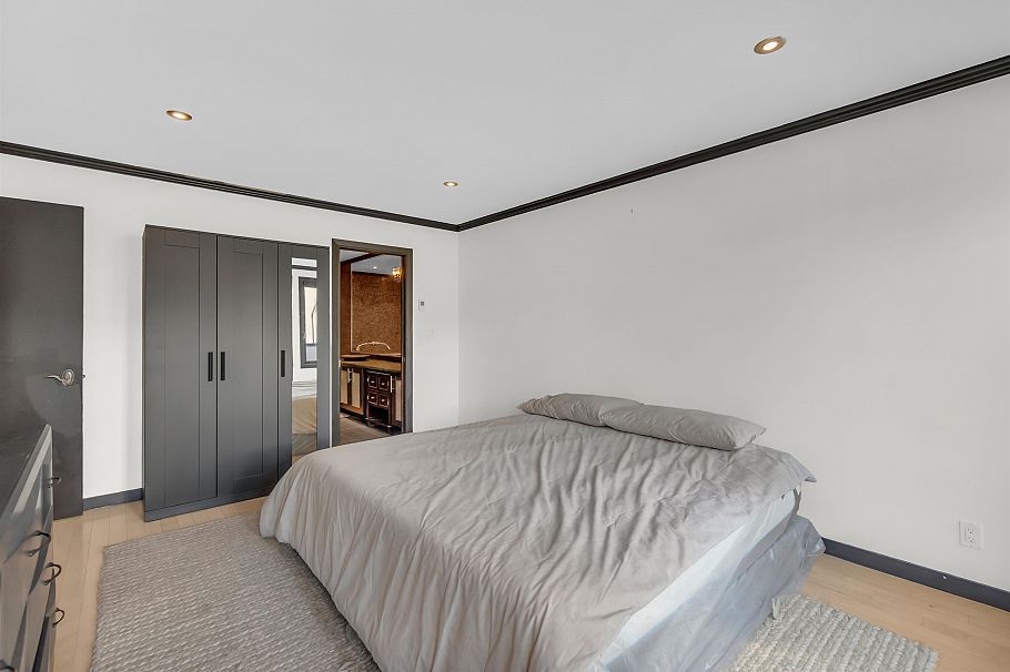 1848 W 1st Avenue Vancouver, BC - 25