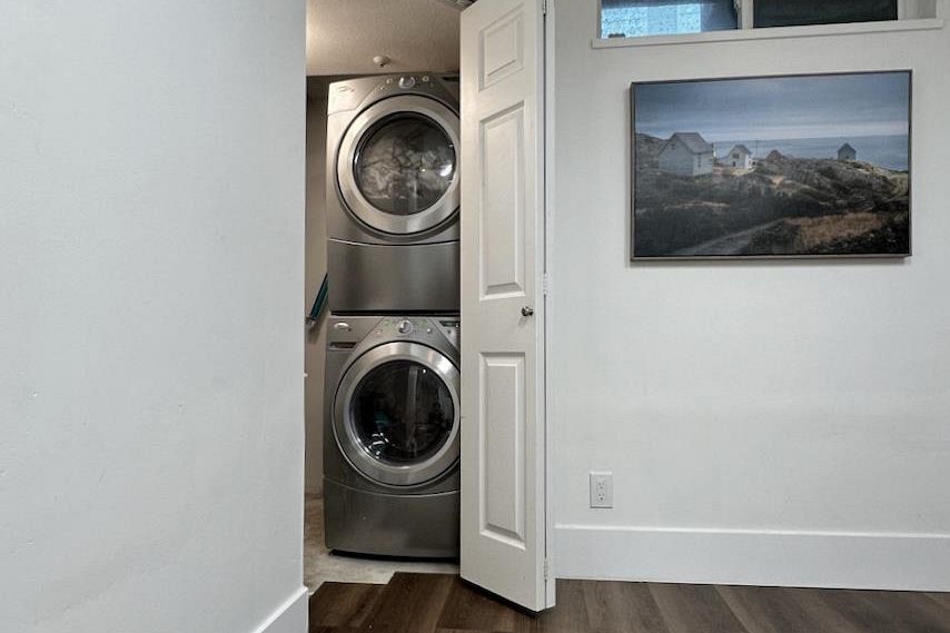 2866 Sotao Avenue Vancouver, BC - 24