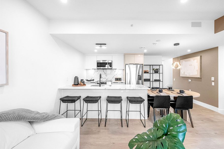 2069 E 1st Avenue Vancouver, BC - 2