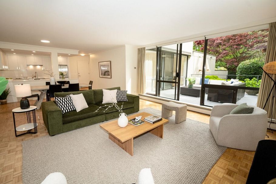 311 4900 Cartier Street Vancouver, BC - 2