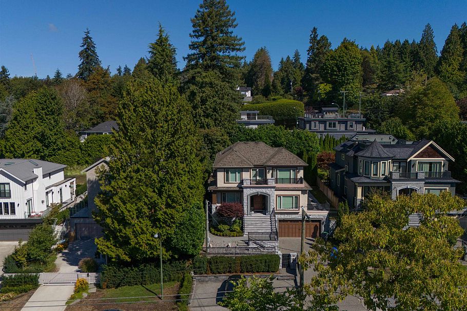 3085 W 49 Avenue Vancouver, BC - 31