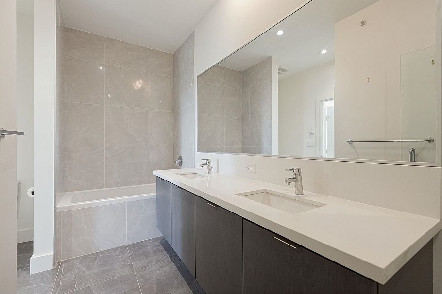 507 3602 Aldercrest Drive North Vancouver, BC - 20