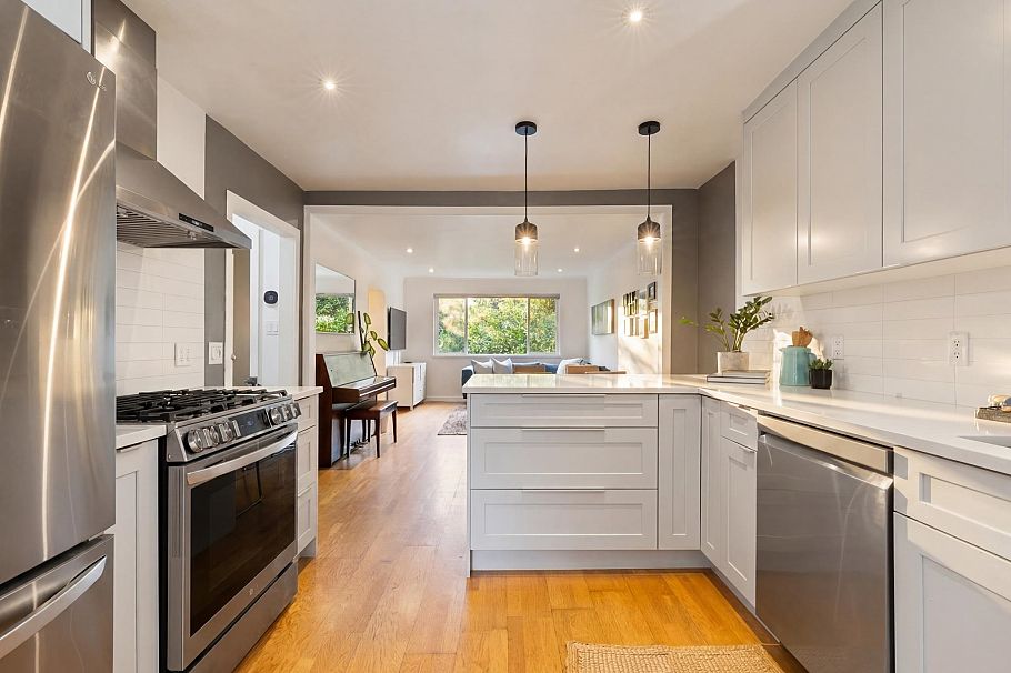 3172 E 2nd Avenue Vancouver, BC - 12