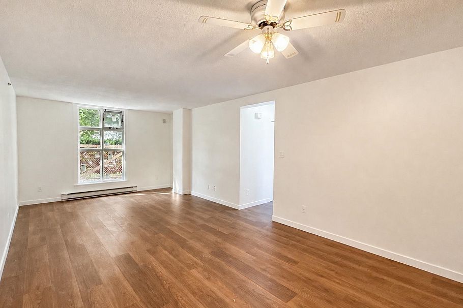 1 2528 E Broadway Vancouver, BC - 8