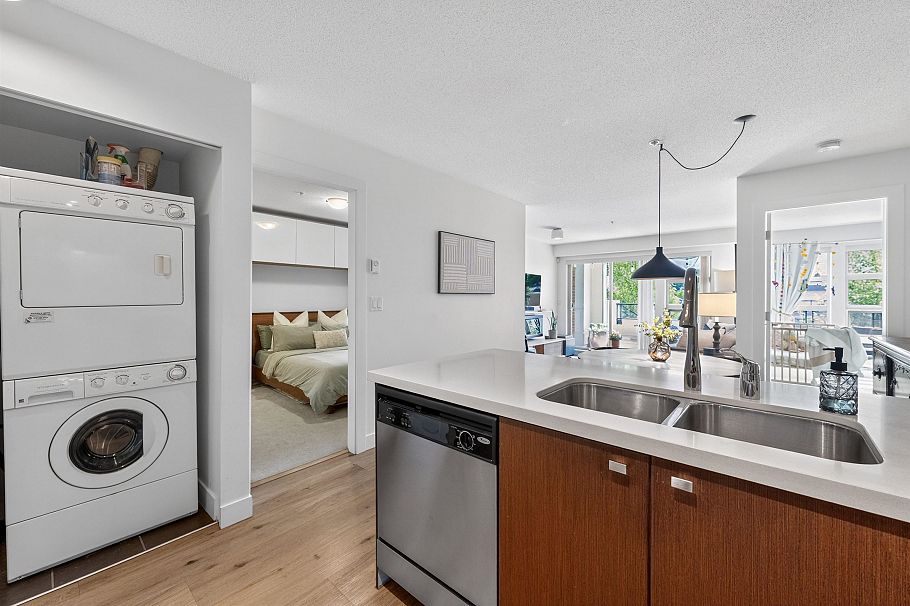 222 4550 Fraser Street Vancouver, BC - 16