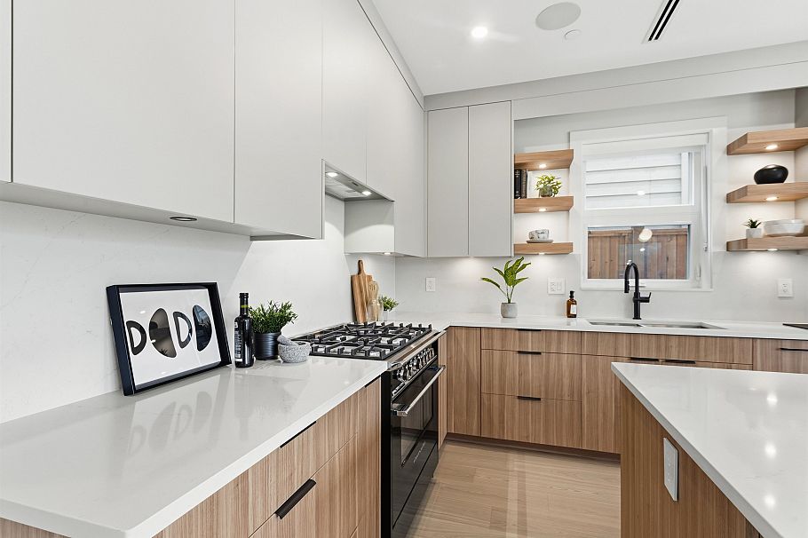 1 2258 Napier Street Vancouver, BC - 9