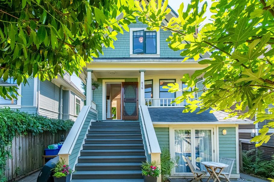 816 E 30th Avenue Vancouver, BC - 2