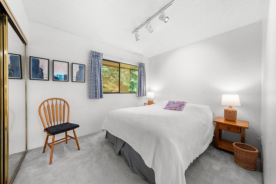 826 Frederick Road North Vancouver, BC - 25