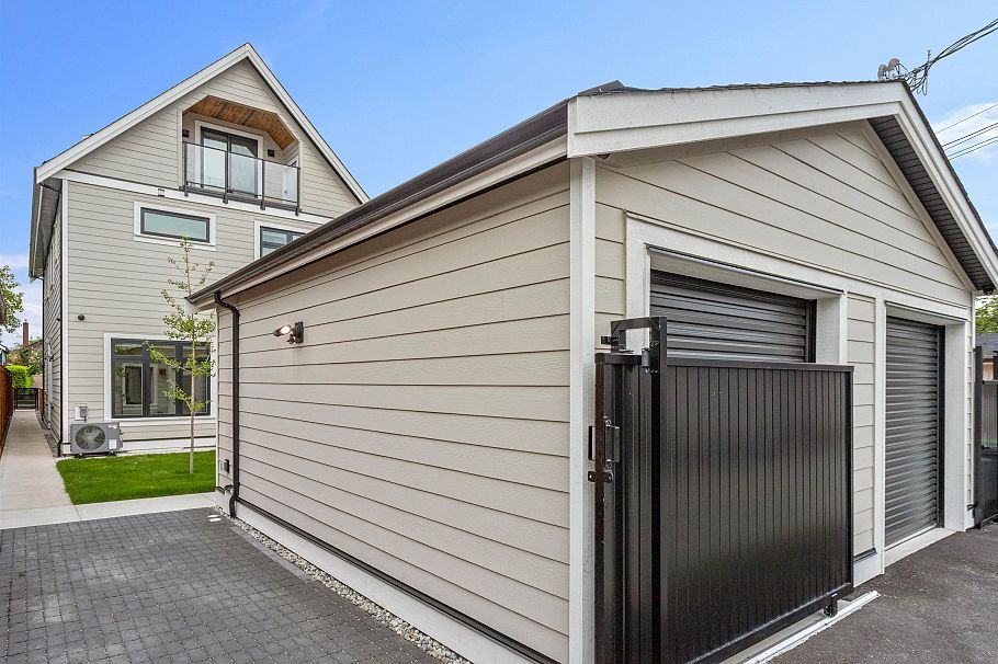 2 2258 Napier Street Vancouver, BC - 25