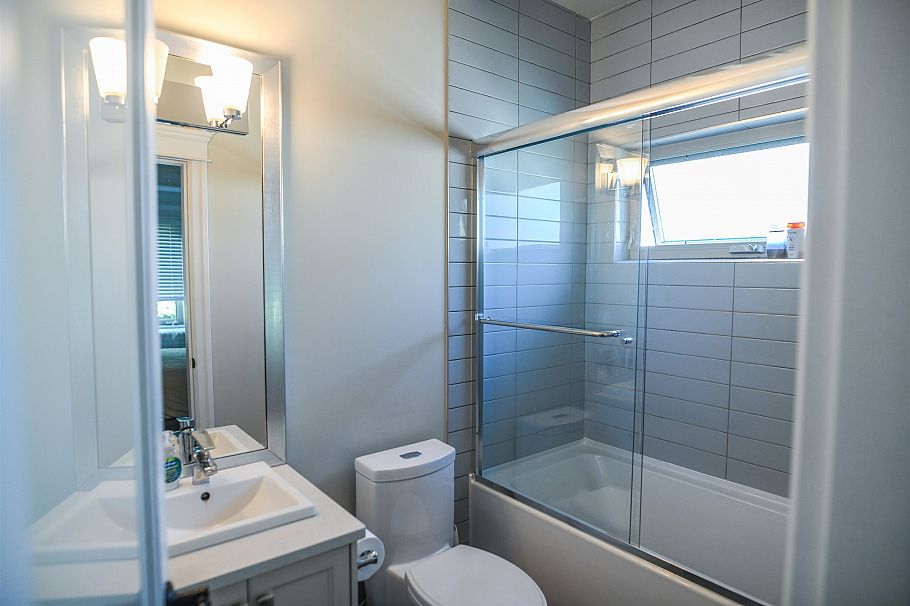 3085 W 49 Avenue Vancouver, BC - 25