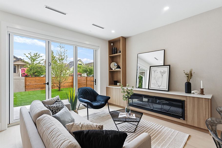 1 2258 Napier Street Vancouver, BC - 5