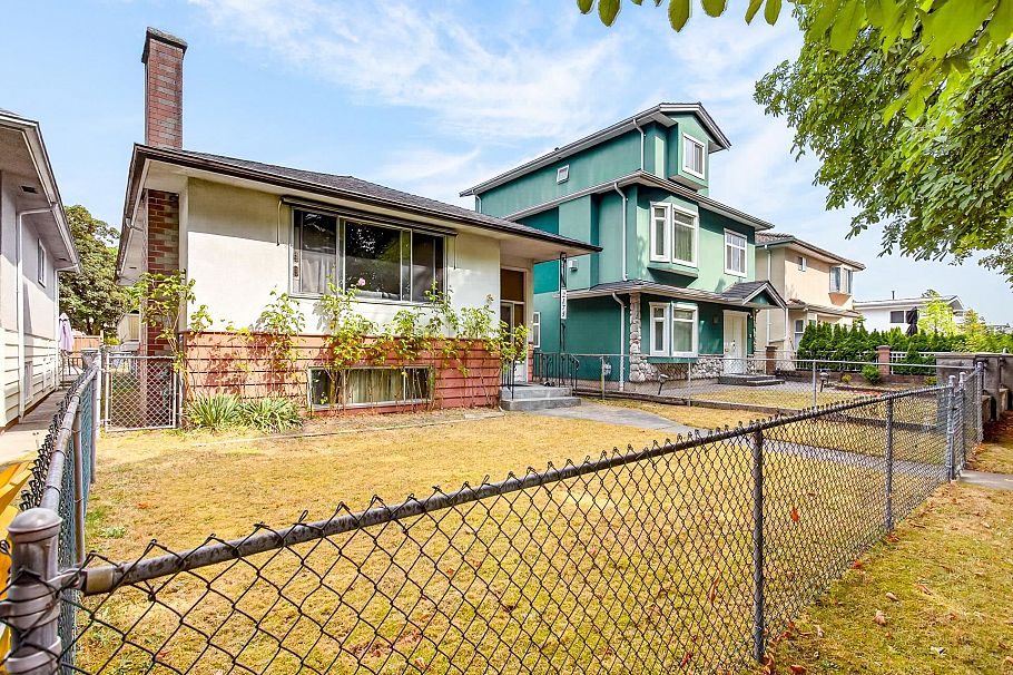 2175 Waverley Avenue Vancouver, BC - 2