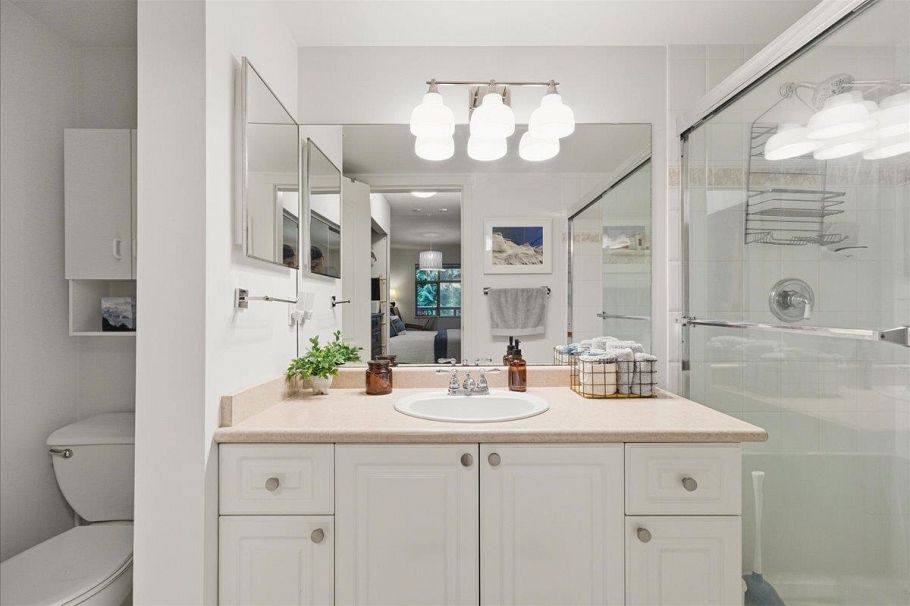 411 2059 Chesterfield Avenue North Vancouver, BC - 17