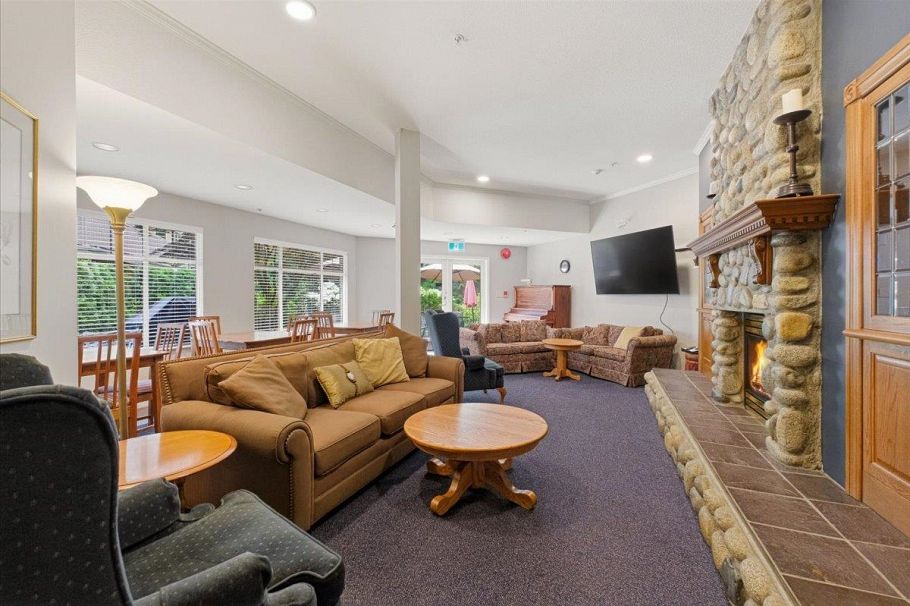 411 2059 Chesterfield Avenue North Vancouver, BC - 25