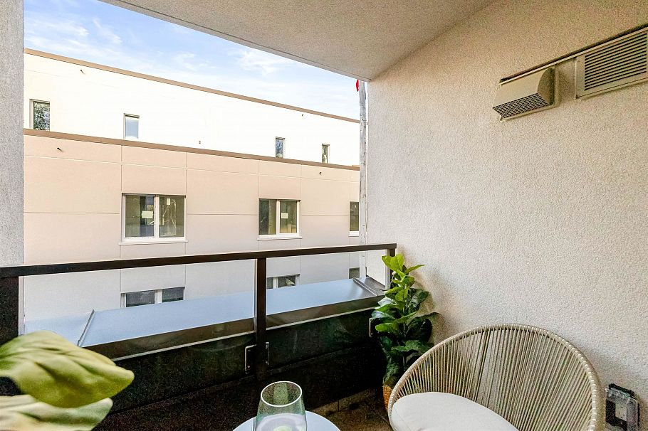 2069 E 1st Avenue Vancouver, BC - 29