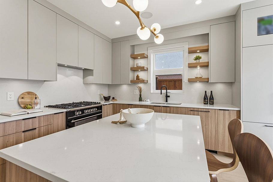 2 2258 Napier Street Vancouver, BC - 8