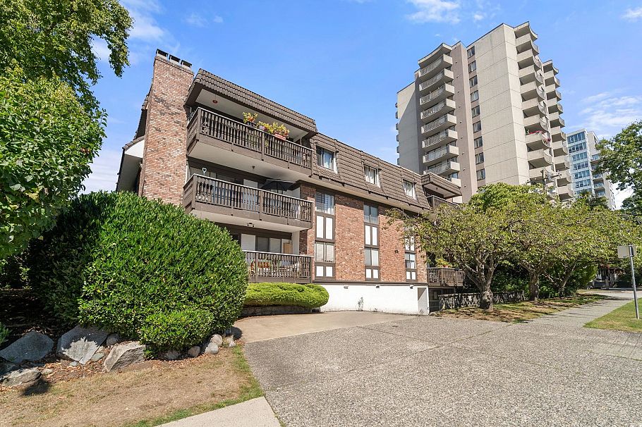 202 1610 Chesterfield Avenue North Vancouver, BC - 29