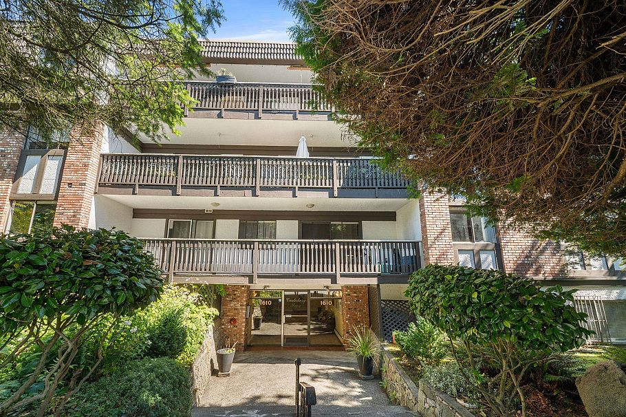 202 1610 Chesterfield Avenue North Vancouver, BC - 28